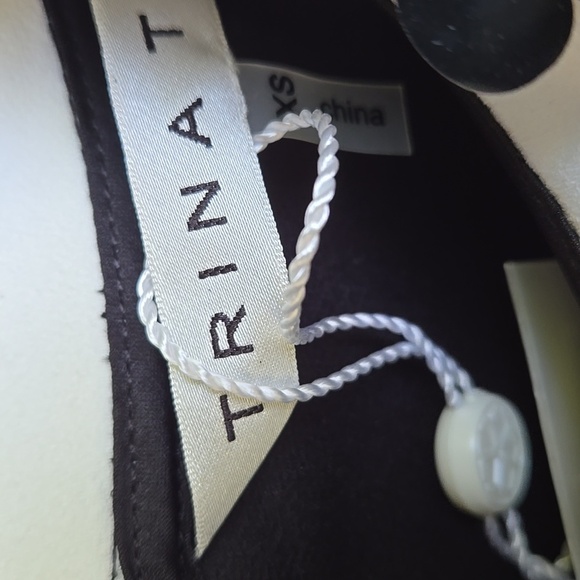 Trina Tucker Black Short Sleeve Top with Sequins Collar Size S - Picture 2 of 4